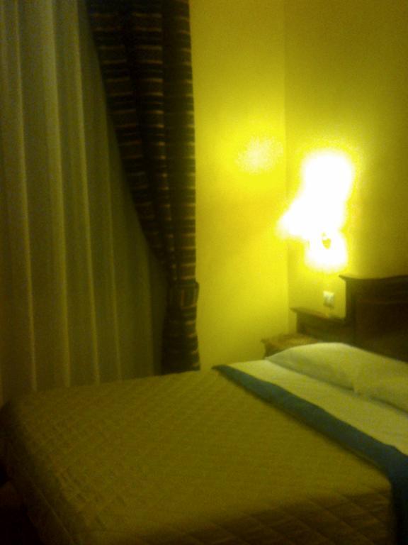 3 Lati Di Pitagora B&B Рим Экстерьер фото