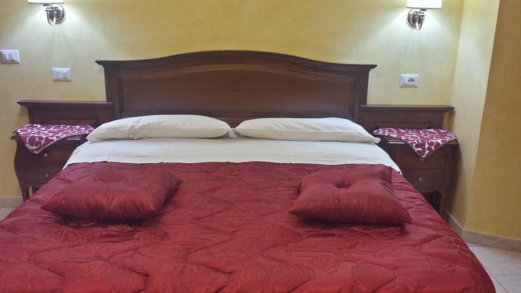3 Lati Di Pitagora B&B Рим Экстерьер фото