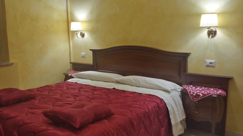 3 Lati Di Pitagora B&B Рим Номер фото