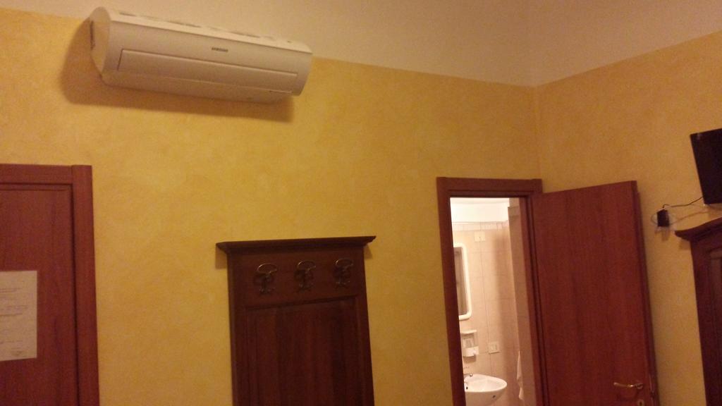 3 Lati Di Pitagora B&B Рим Экстерьер фото