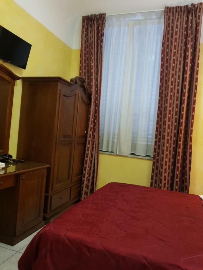 3 Lati Di Pitagora B&B Рим Экстерьер фото